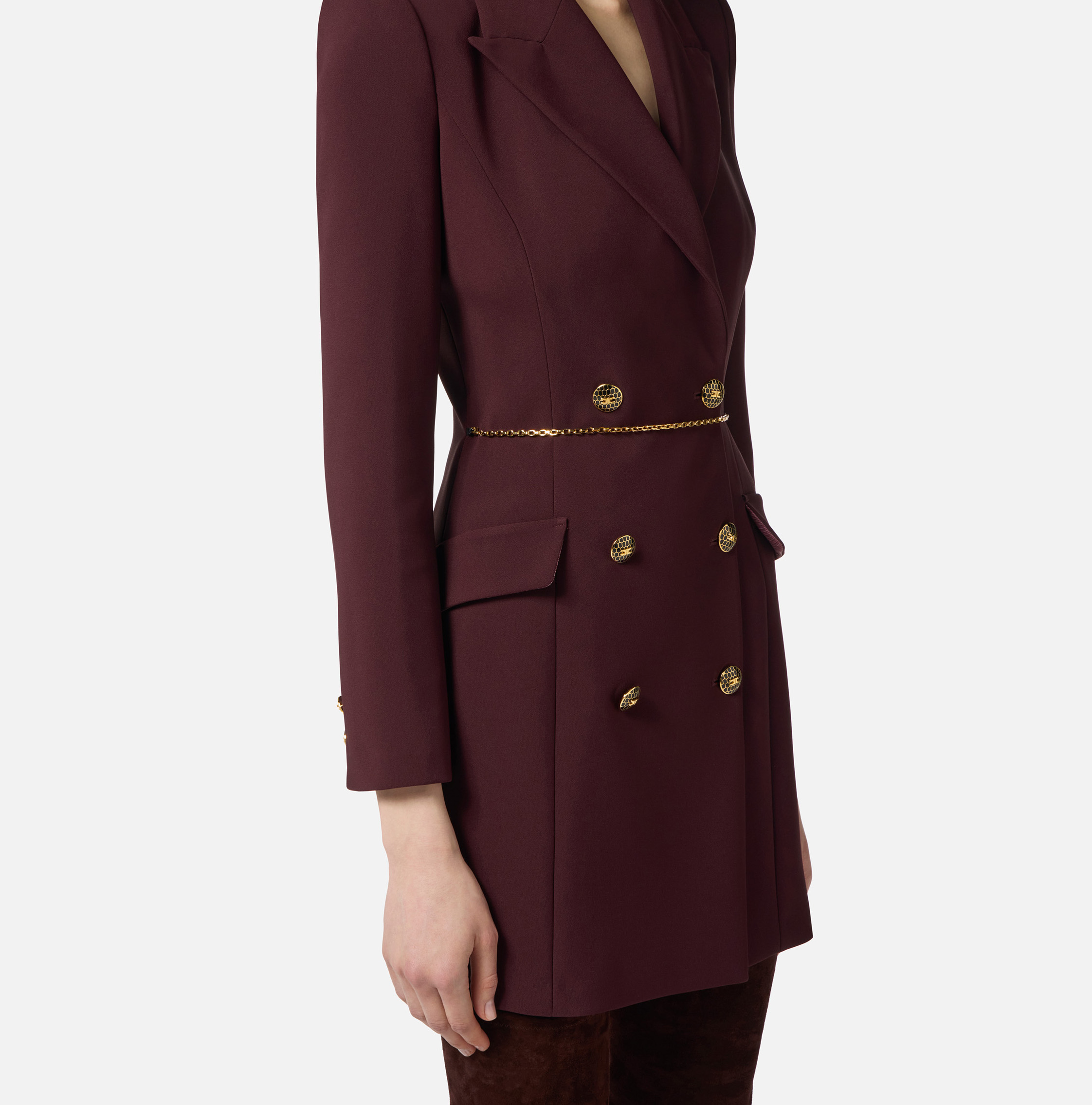 Dress in lightweight crêpe fabric with jewel chain