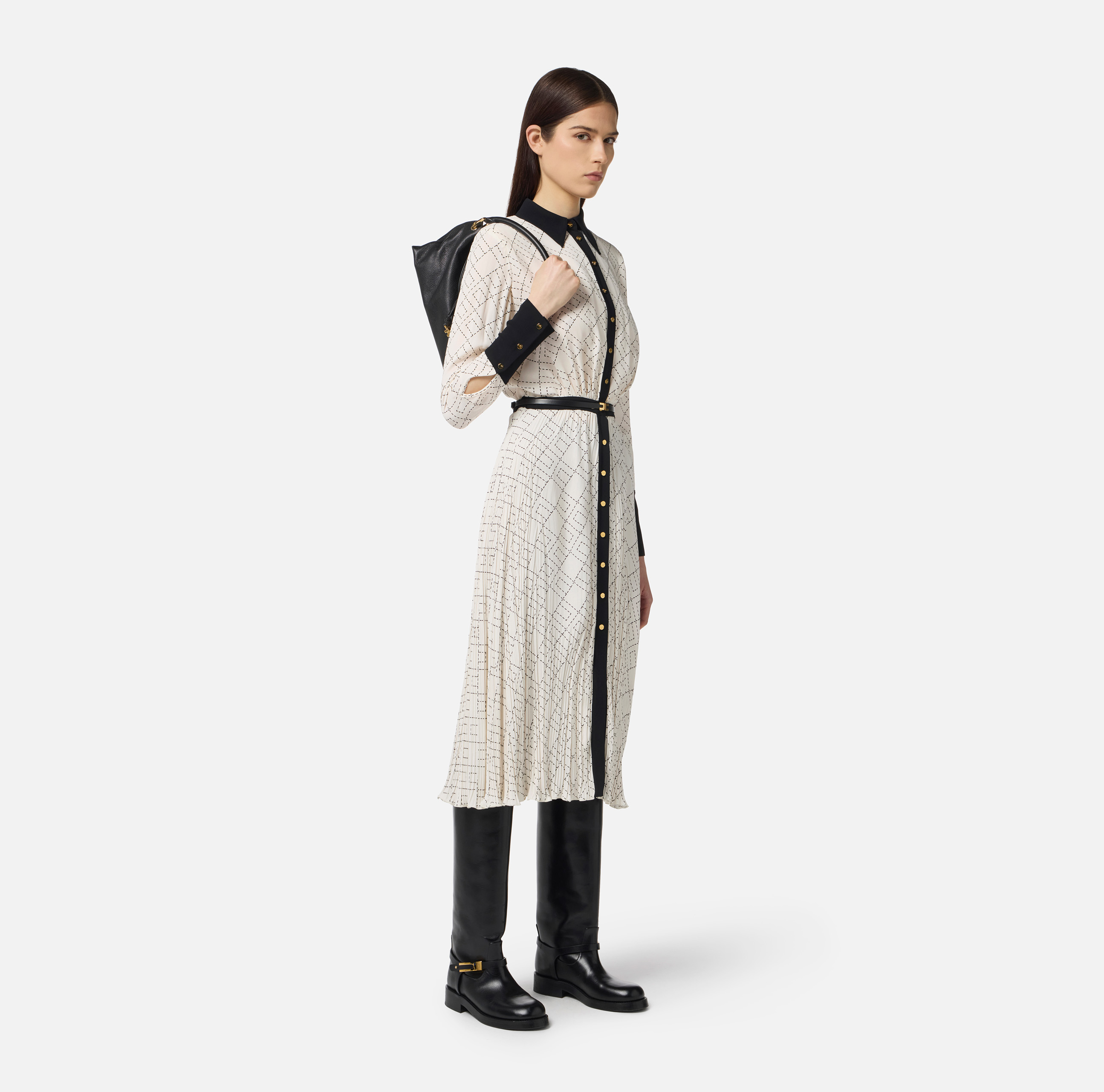 【25-26AW】ELISABETTA FRANCHI ラミネートニットドレス ２色 Dress in knit fabric with small flounces and buttons