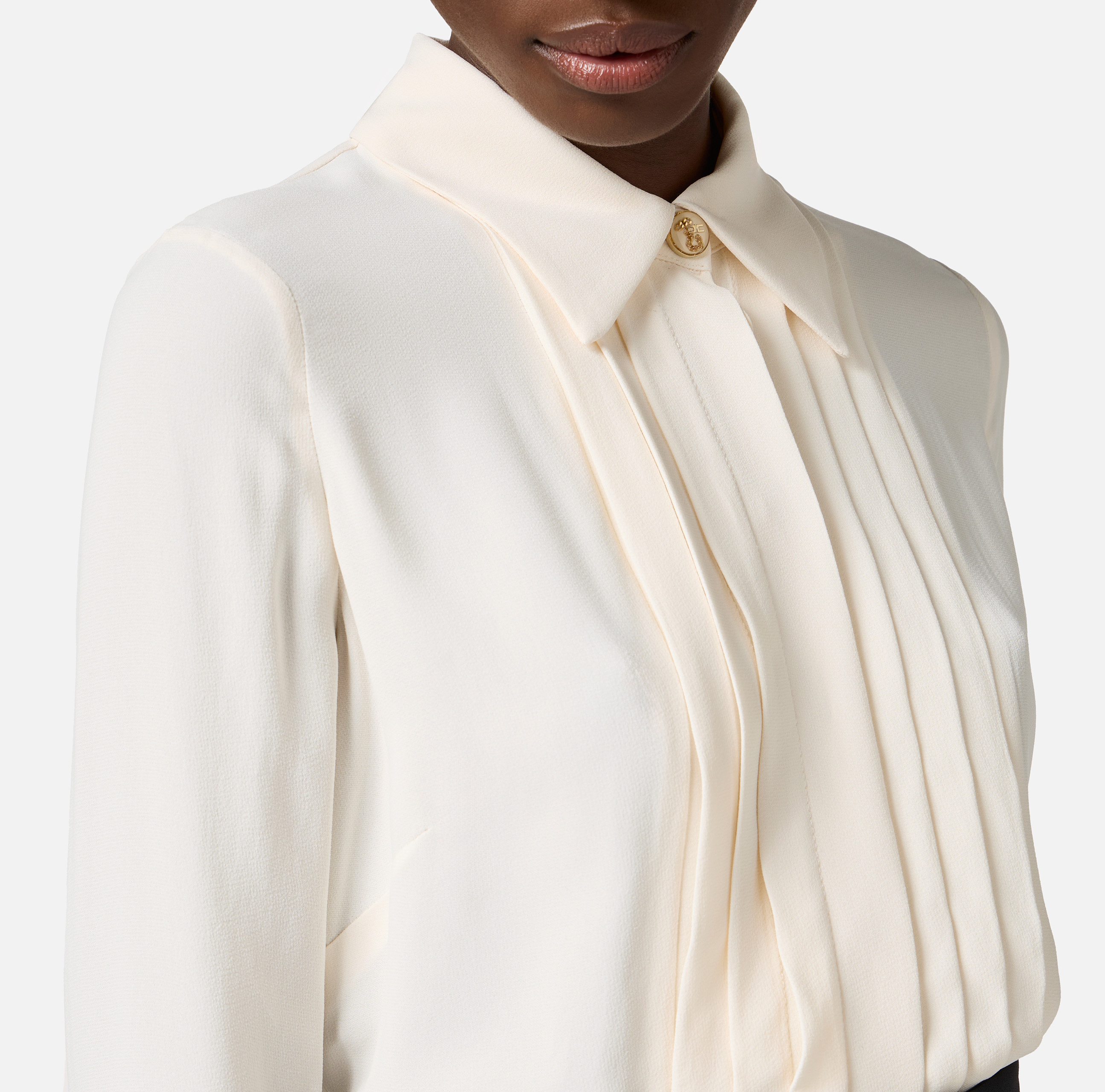 Blouse in georgette fabric with jewelled buttons