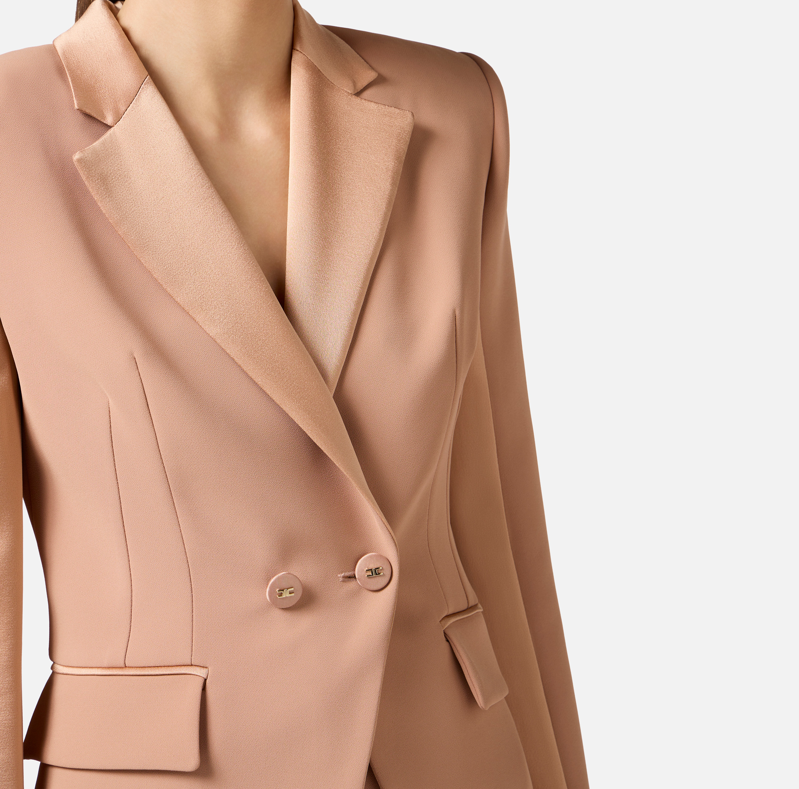 25SS Elisabetta Franchi CREPE ダブルブレストボタン ブレザー Crêpe jacket with satin lapels | Elisabetta Franchi