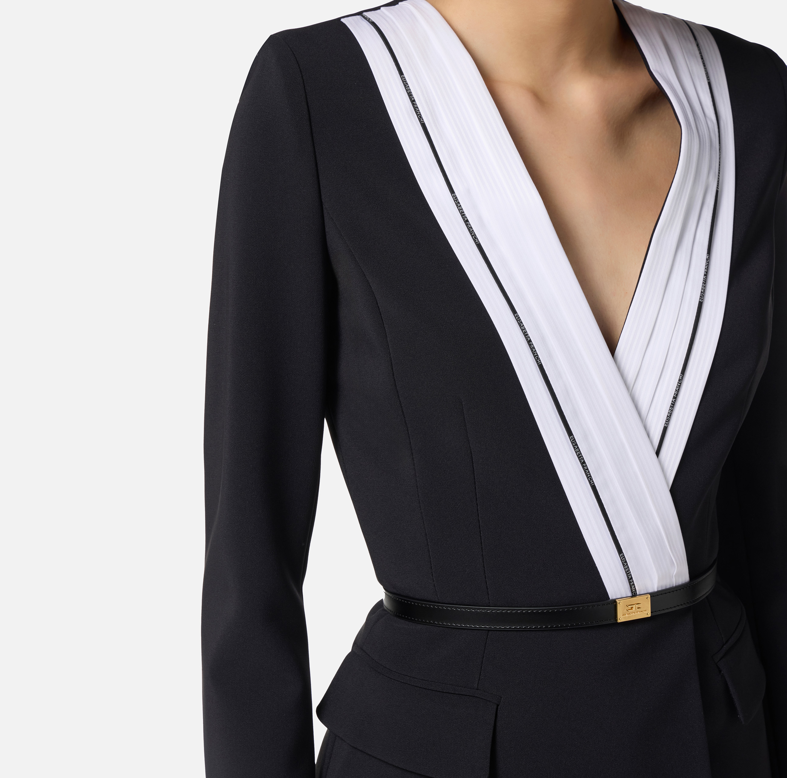 Jacket in lightweight crêpe fabric with tuxedo details