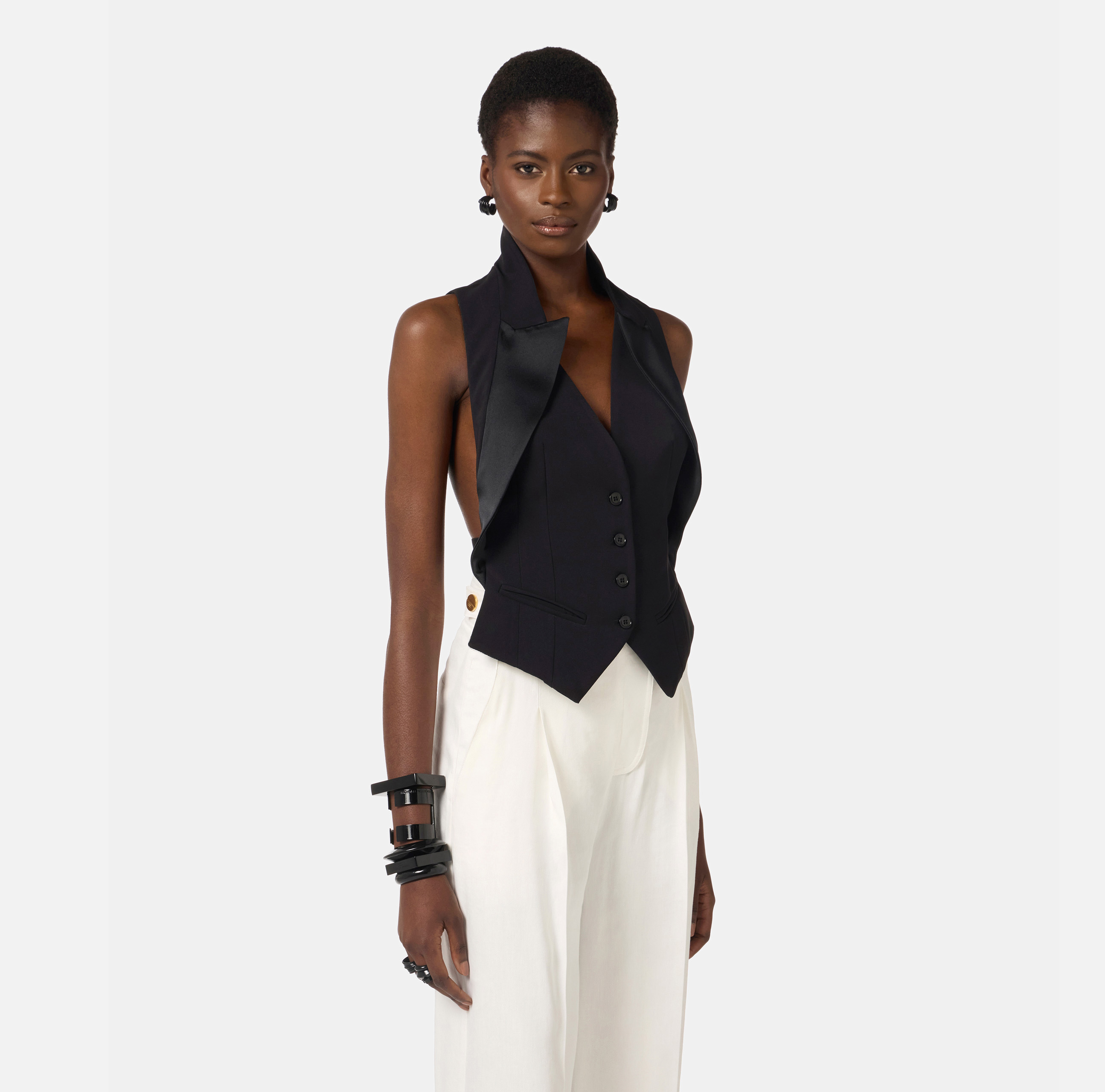Waistcoat in lightweight crêpe fabric with satin lapels 