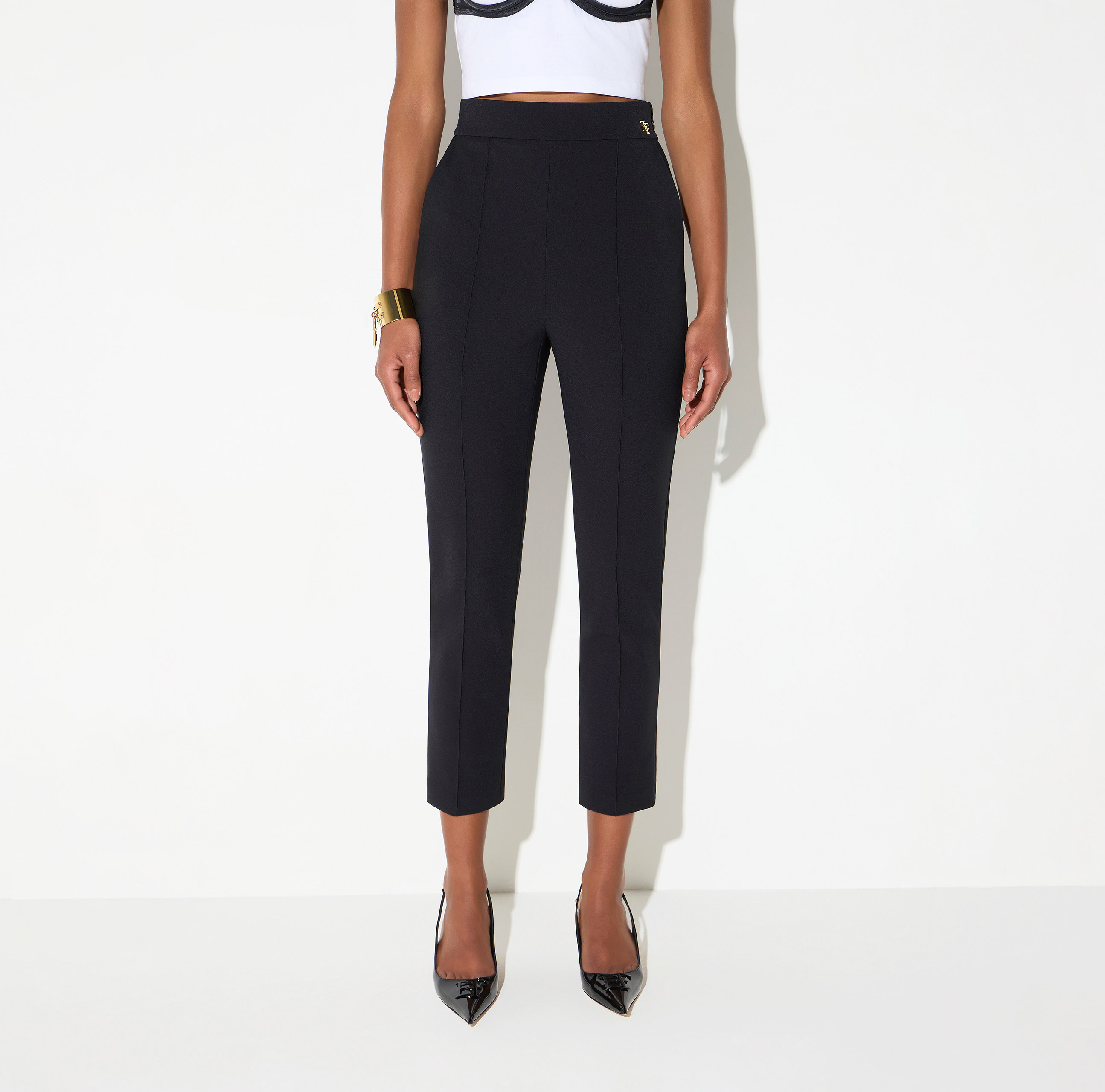 Elegant Women's Trousers and Shorts | Elisabetta Franchi