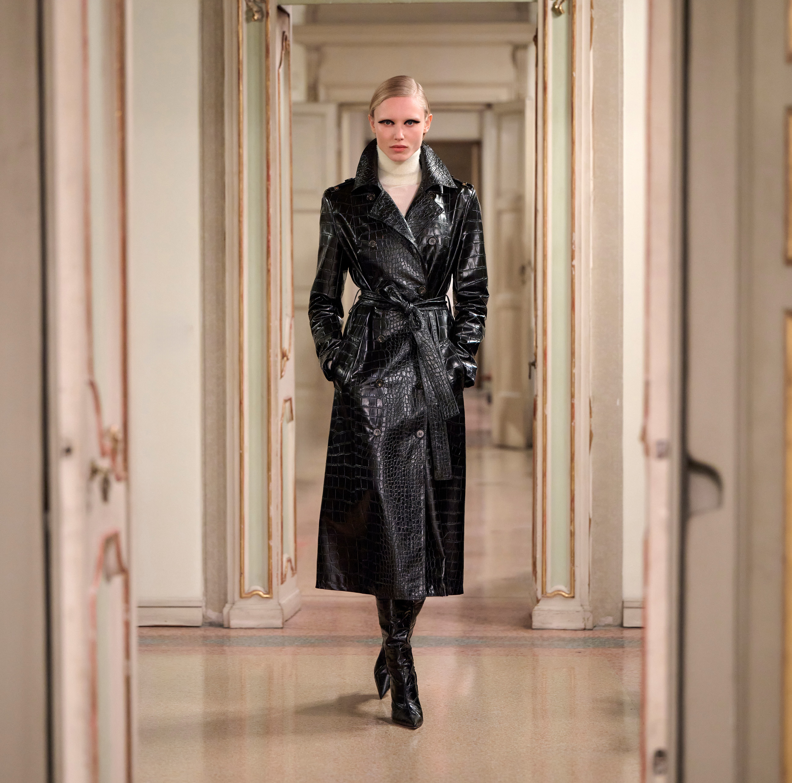 ELISABETTA FRANCHI ブラックロングコート CP62D51E2-110_1__87023.