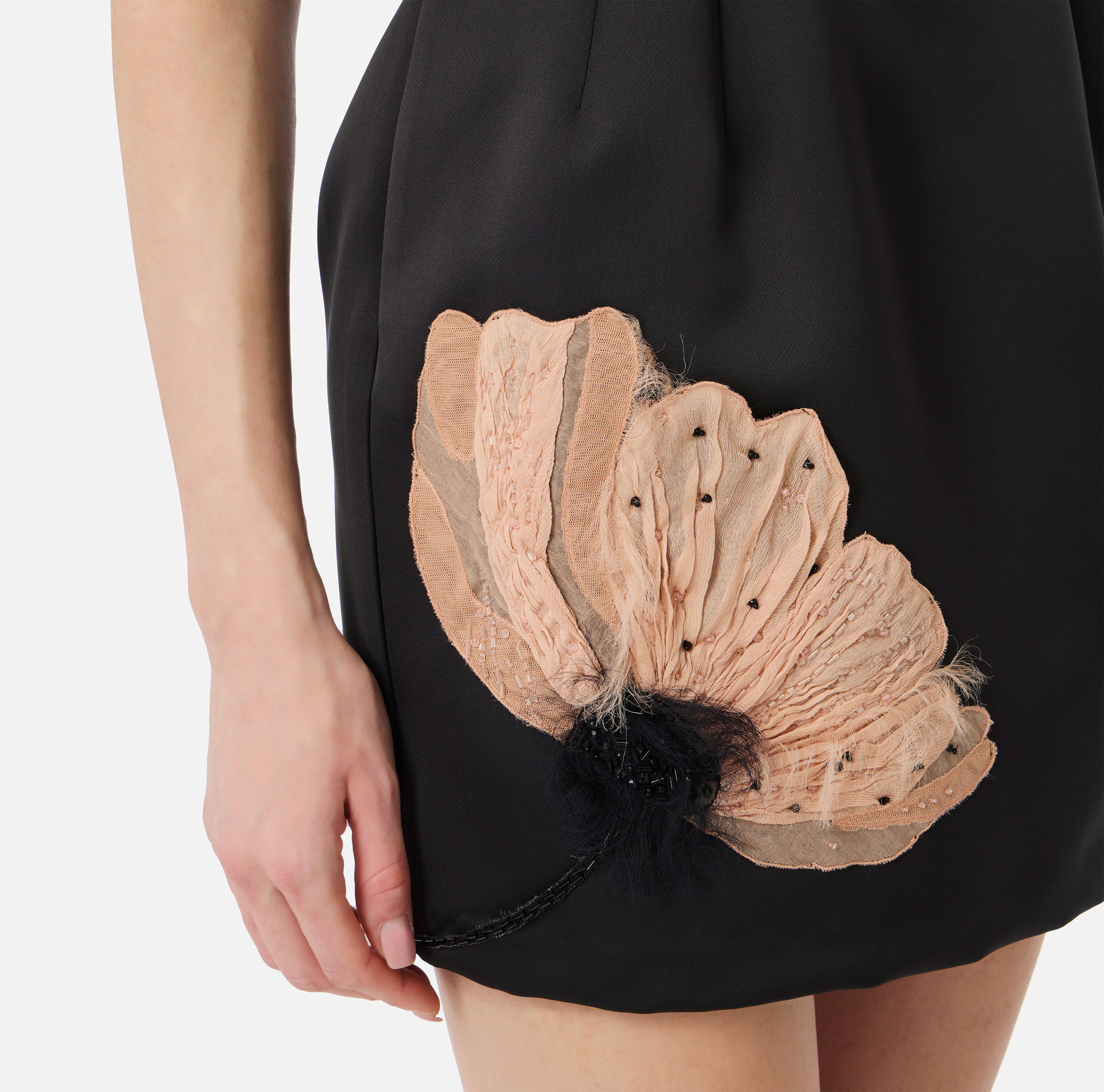 Jurk van duchesse met geborduurde bloem - Elisabetta Franchi