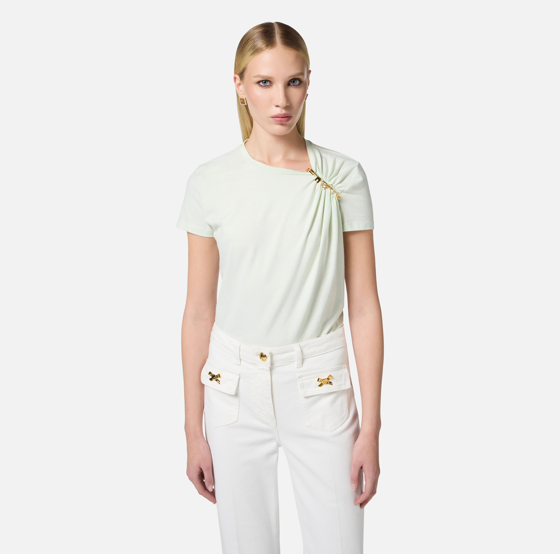 T-shirt z dżerseju z biżuteryjną broszką - Elisabetta Franchi