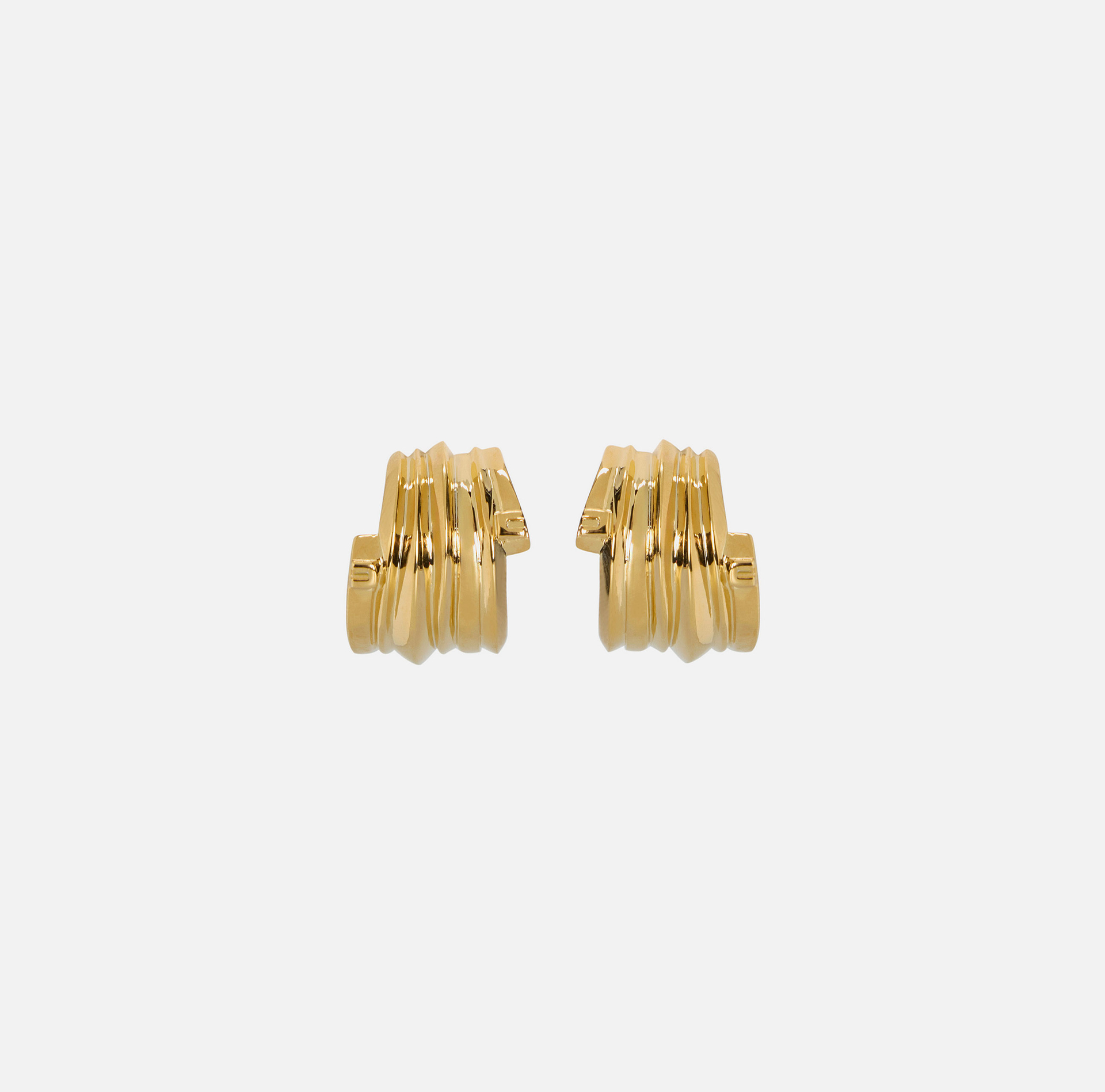 Orecchini con micro-dettagli logo