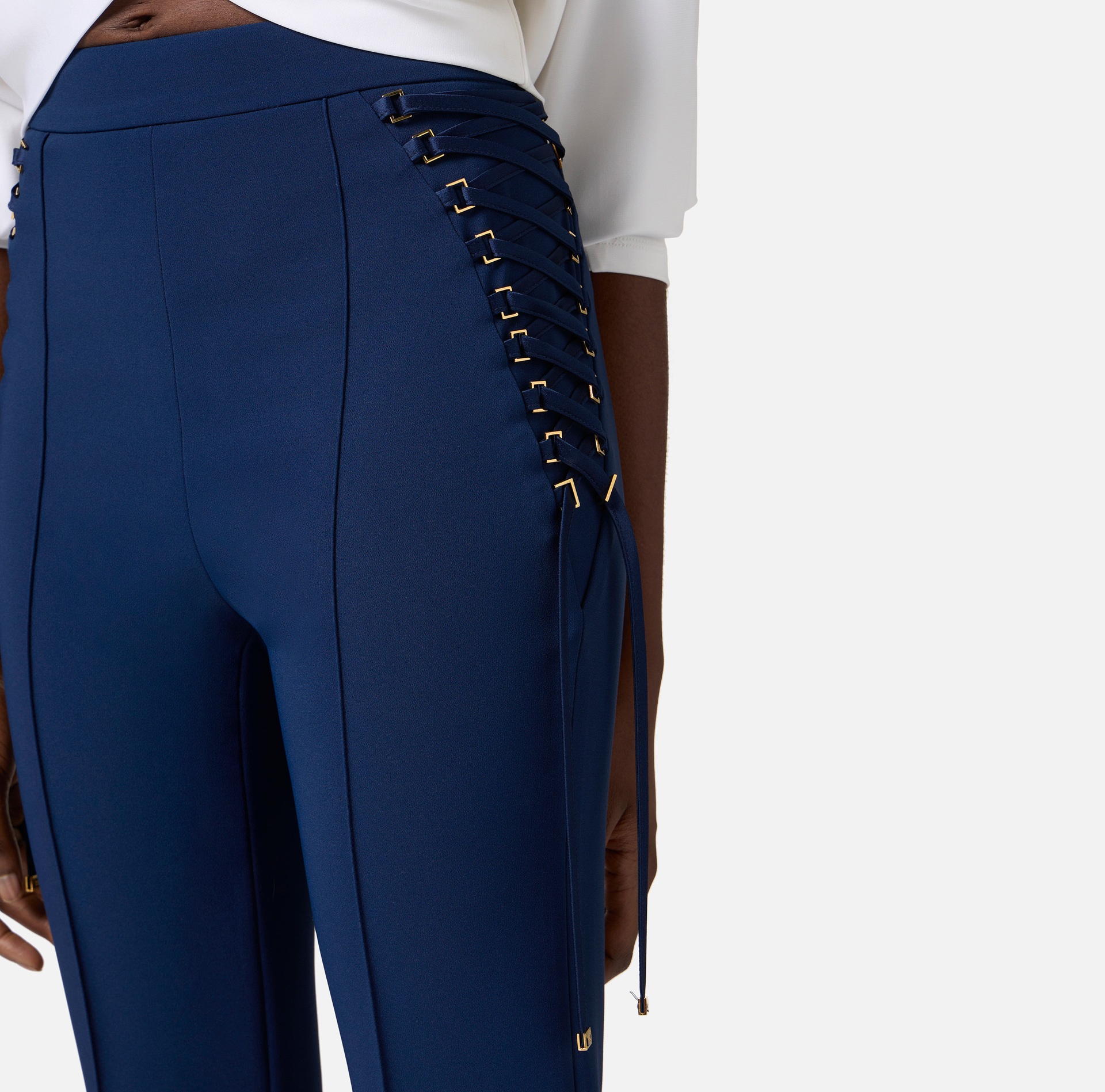 Pantaloni a zampa in crêpe con lacci criss-cross - Elisabetta Franchi