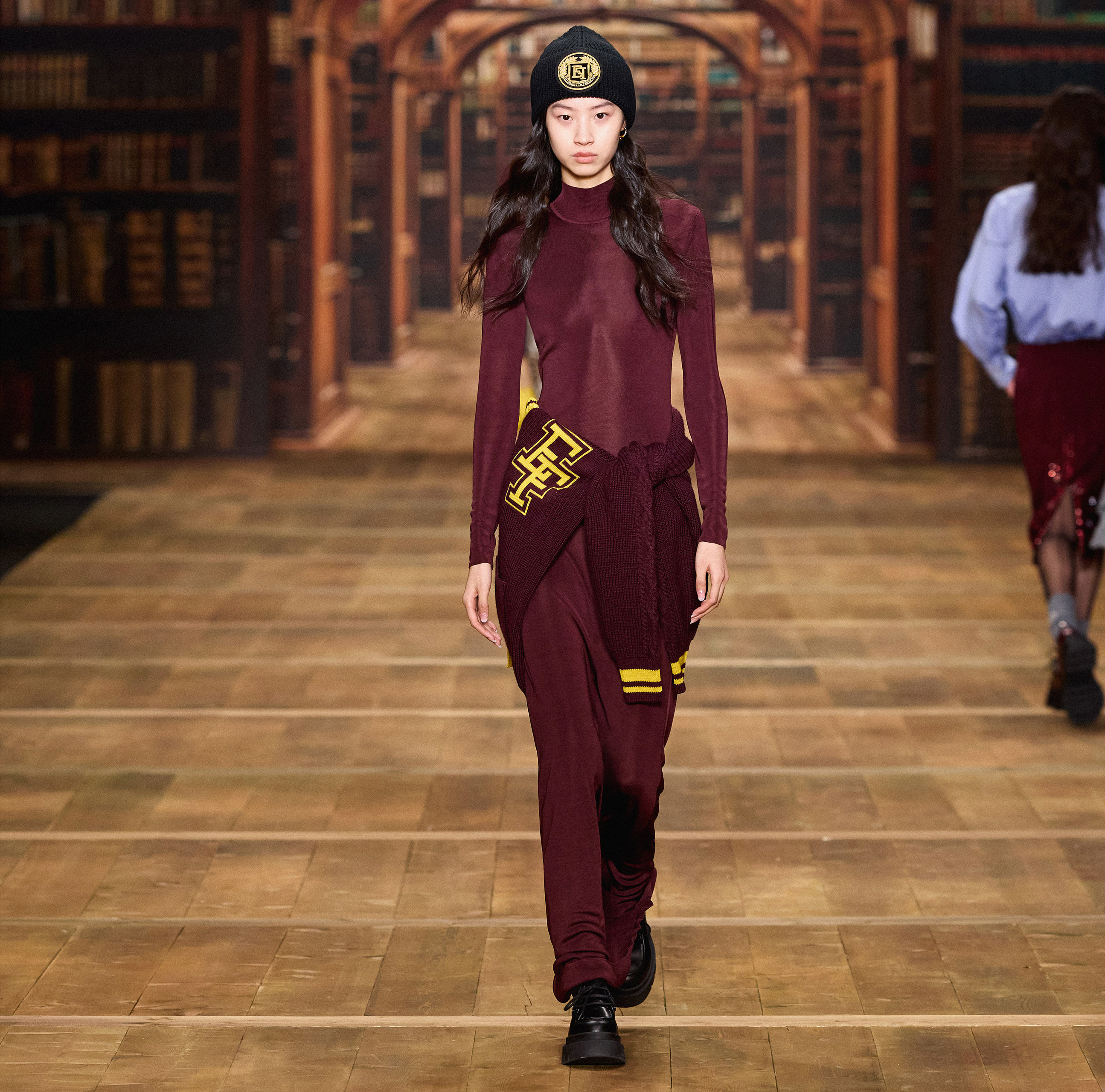 Red carpet dress in shiny viscose fabric with belt | Elisabetta Franchi