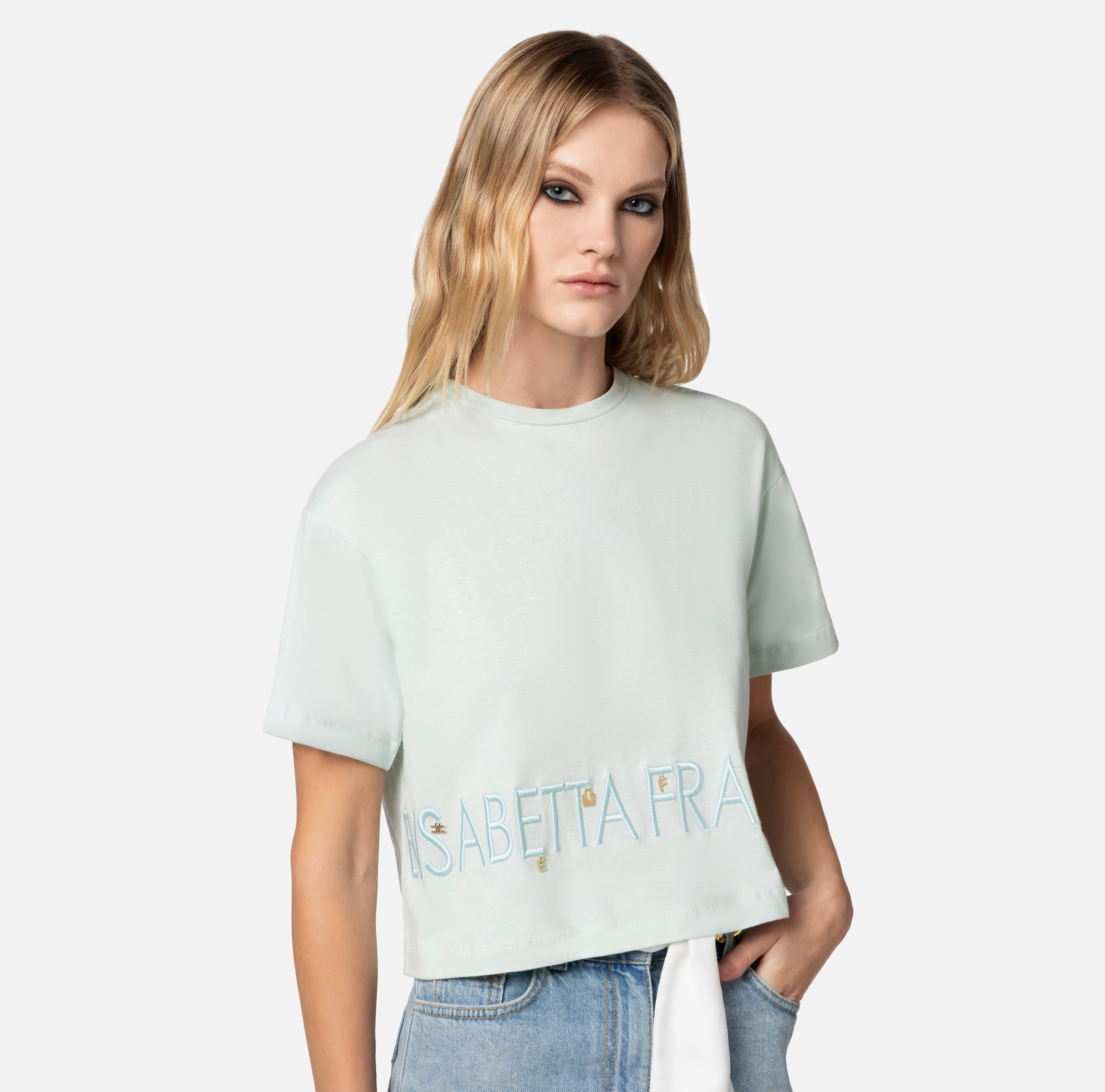 T-shirt z dżerseju z logo i zawieszkami typu charms - Elisabetta Franchi